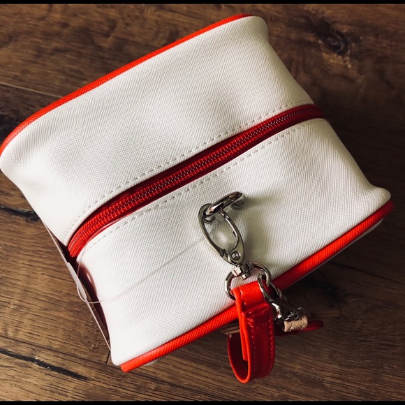 HELLO KITTY-NWT Faux Leather Square Wristlet - Picture 8 of 15